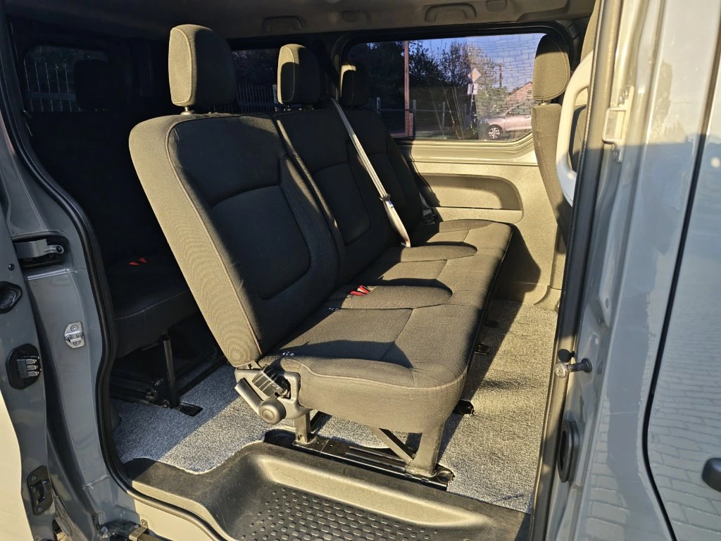Renault Trafic III 1.6 dCi až pro 9 osob — foto 8