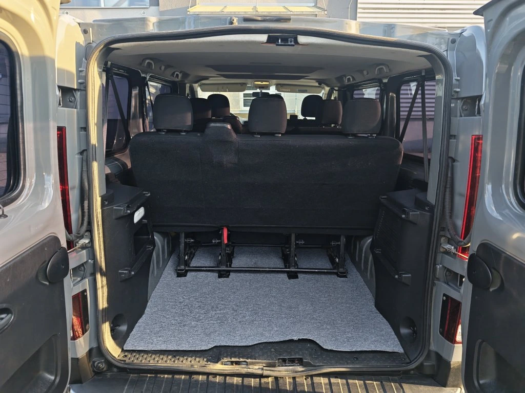 Renault Trafic III 1.6 dCi až pro 9 osob — foto 6